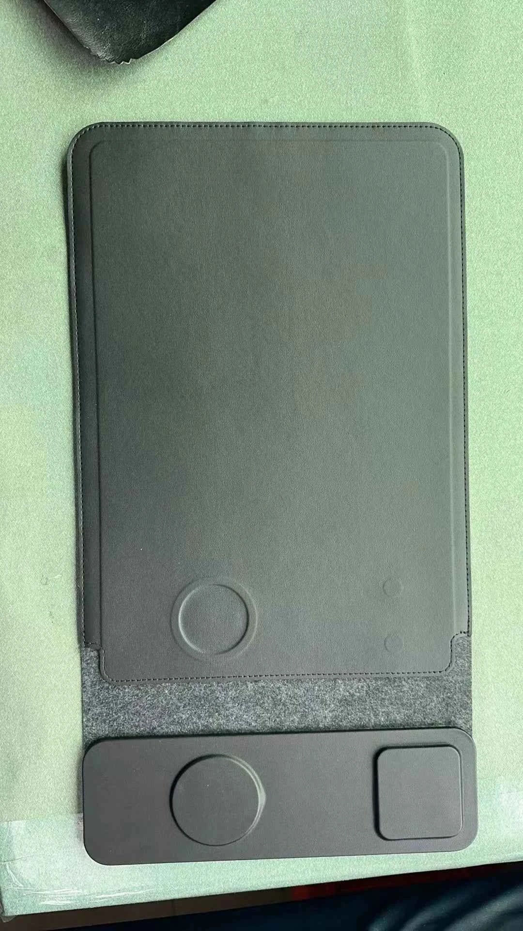 5in1 Wireless Charging Laptop Sleeve